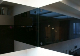 декоративная панель из крашеного стекла
